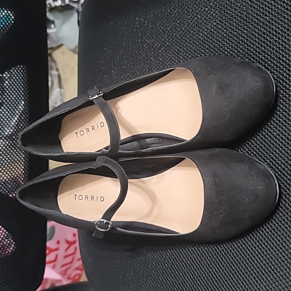 9.5 Wide Torrid Mary Jane Block Heels
